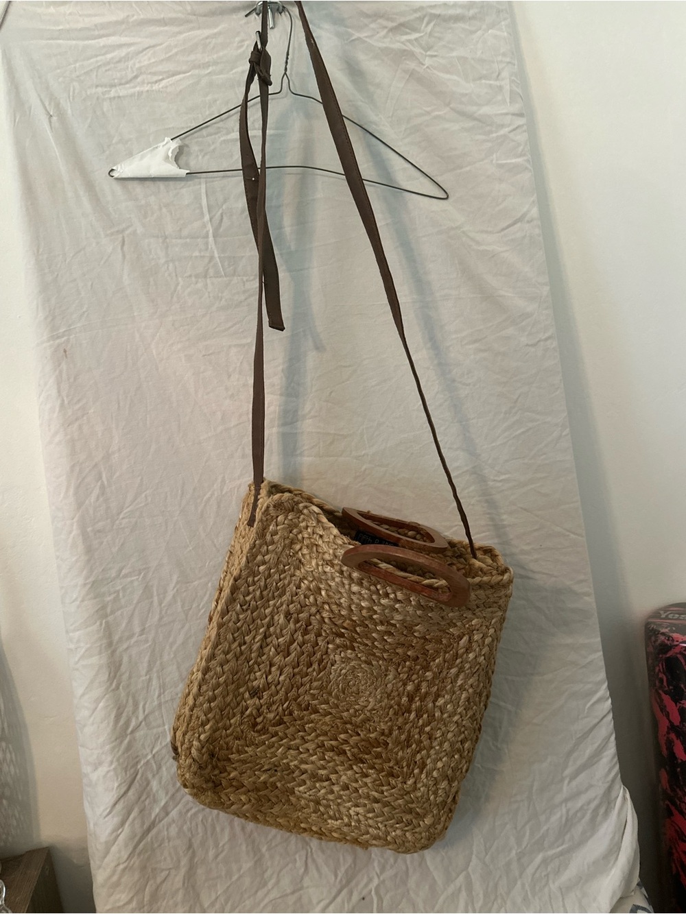 Fifth and luxe Woven Straw Crossbody Bag in Natural Brown